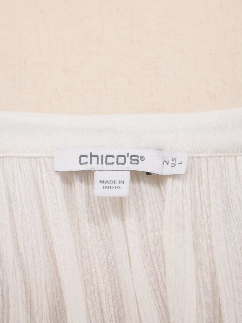 CHICO'S Embroidered Splitneck Shirt in White Size 2/L - Picture 6 of 7